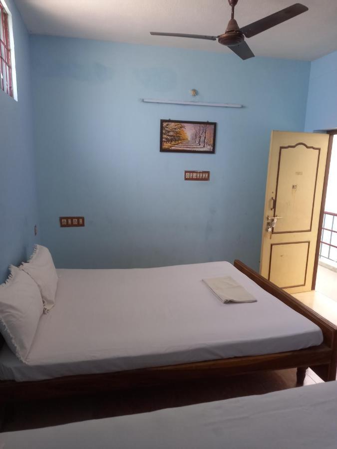 צ'ידמבראם Parisha Residency- Temple Side Hotel מראה חיצוני תמונה