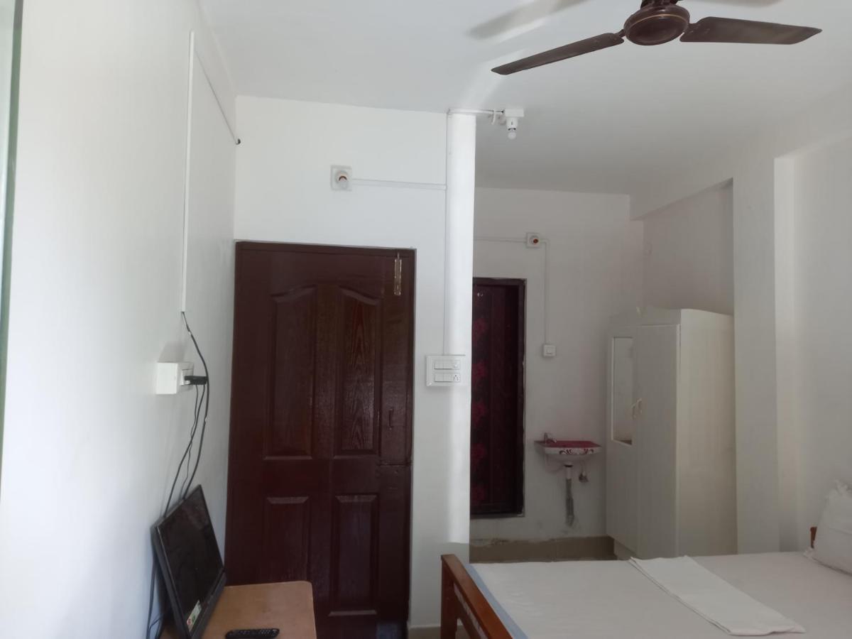 צ'ידמבראם Parisha Residency- Temple Side Hotel מראה חיצוני תמונה