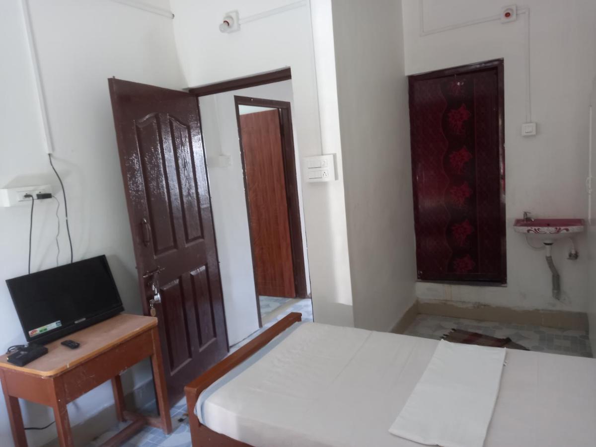 צ'ידמבראם Parisha Residency- Temple Side Hotel מראה חיצוני תמונה