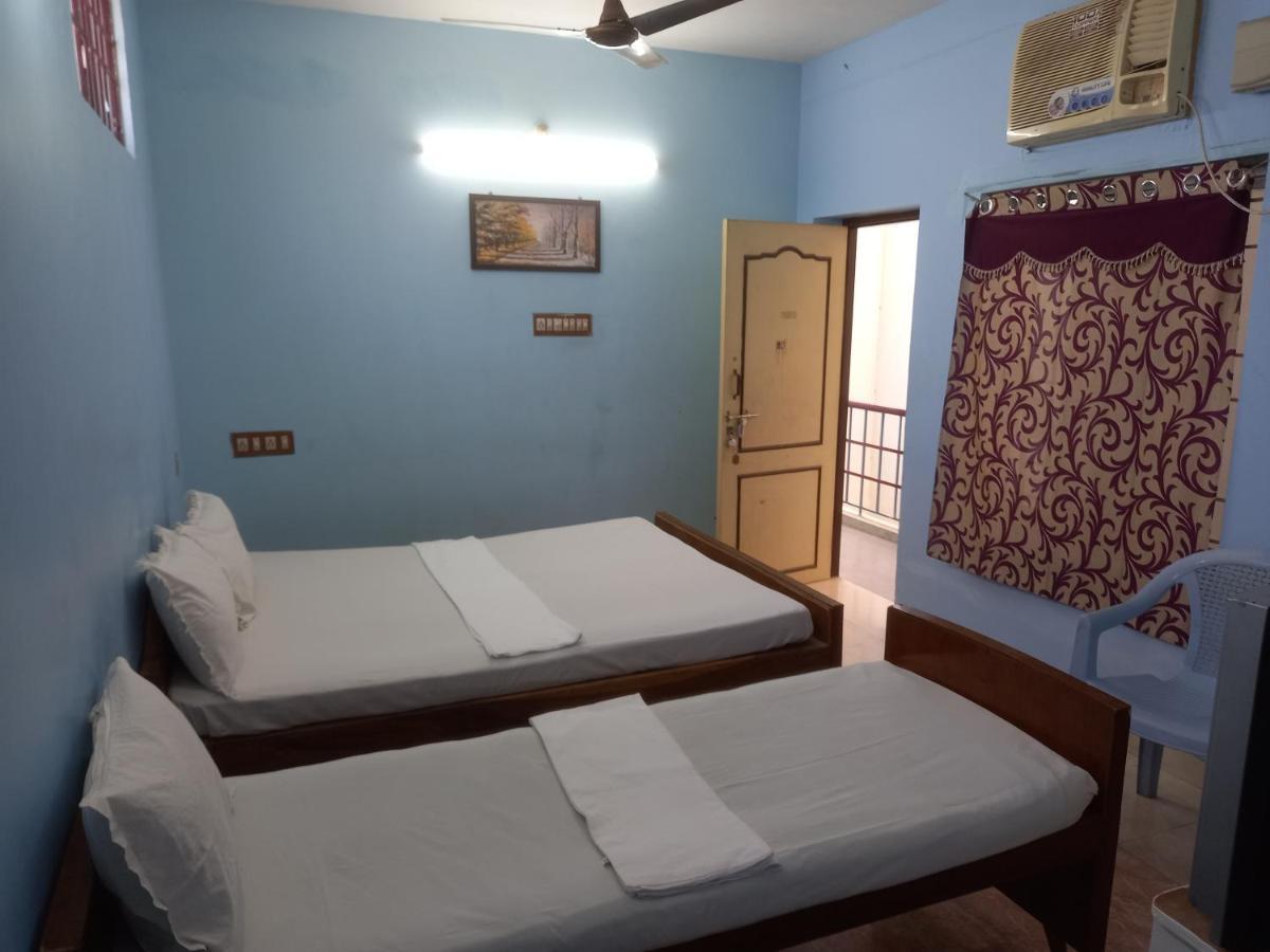 צ'ידמבראם Parisha Residency- Temple Side Hotel מראה חיצוני תמונה