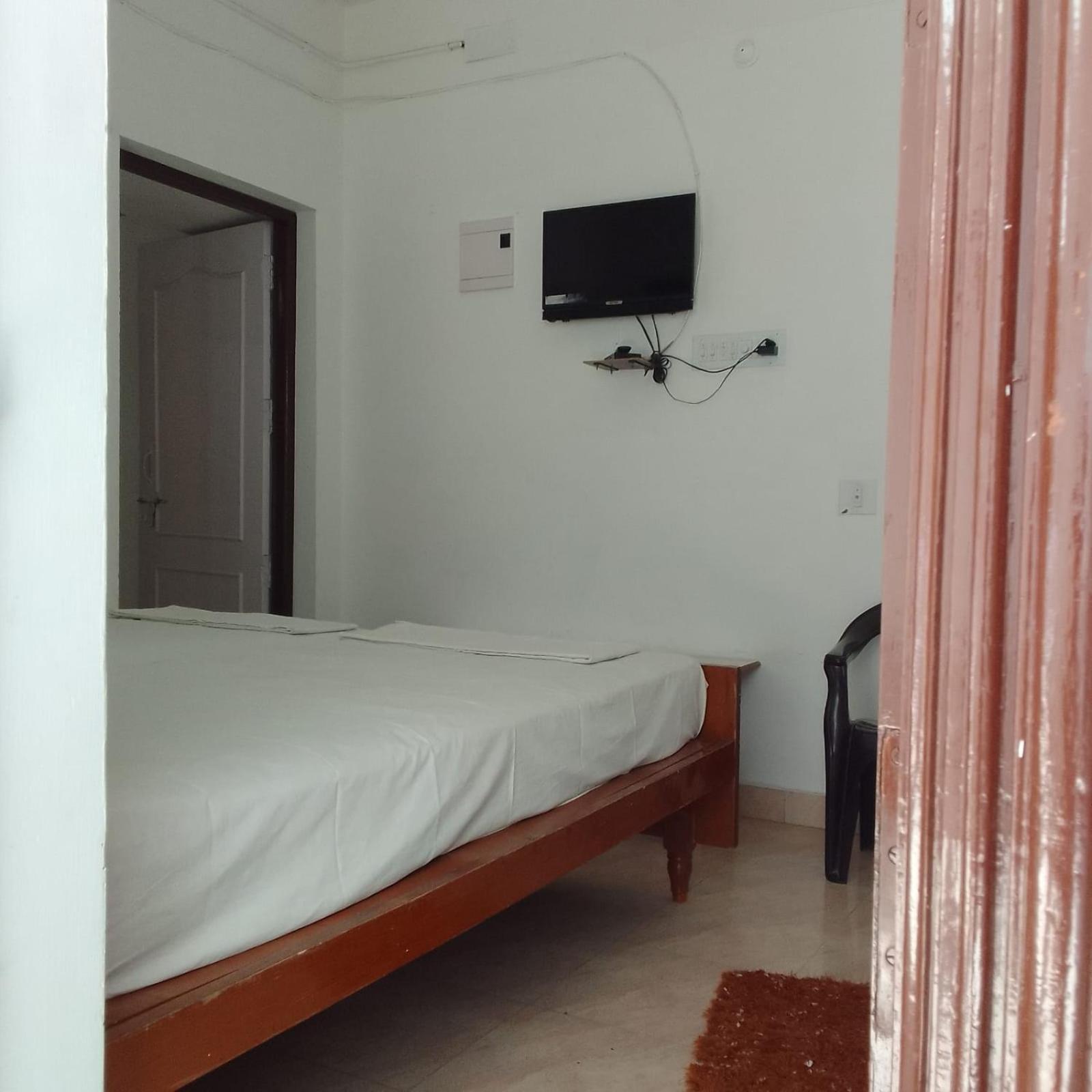 צ'ידמבראם Parisha Residency- Temple Side Hotel מראה חיצוני תמונה