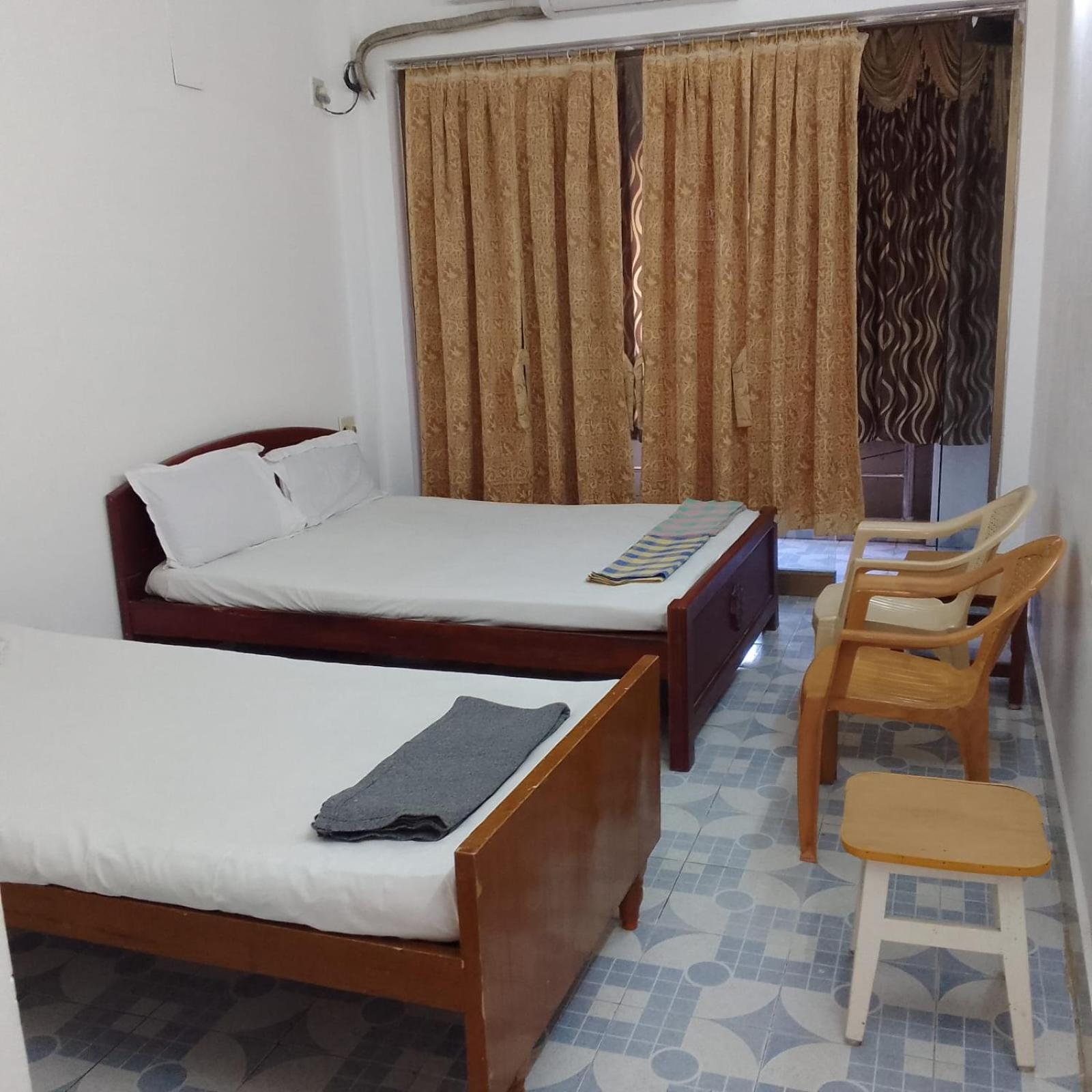 צ'ידמבראם Parisha Residency- Temple Side Hotel מראה חיצוני תמונה