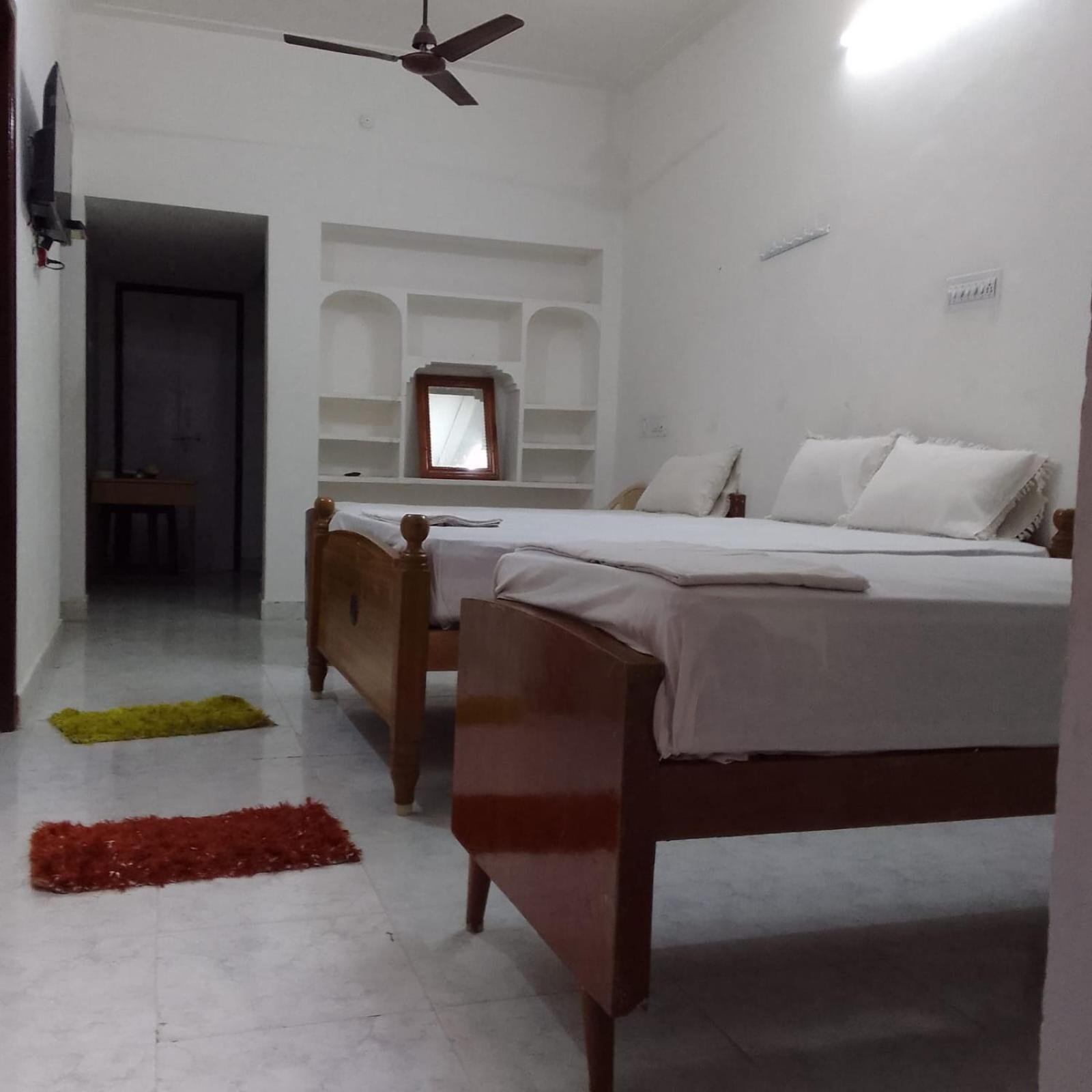 צ'ידמבראם Parisha Residency- Temple Side Hotel מראה חיצוני תמונה